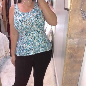 Camila Casual size 6 blue modern print top